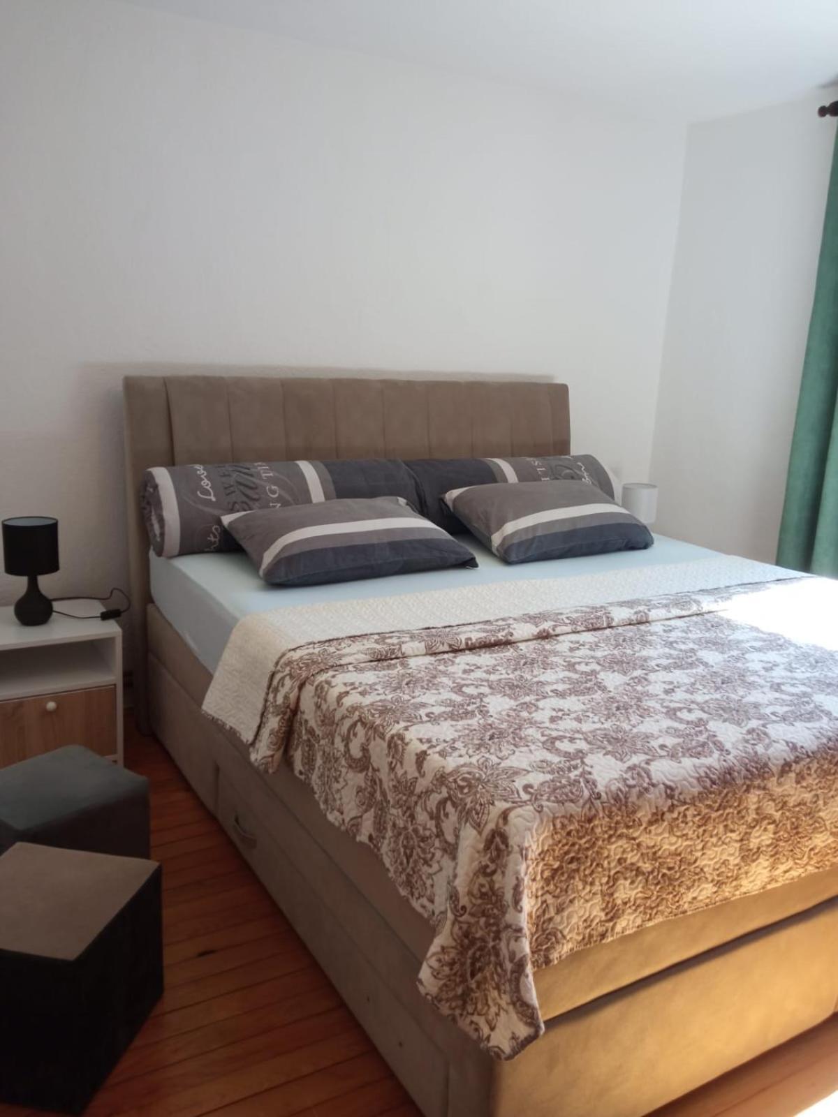 Apartman "Em" Біхач Екстер'єр фото
